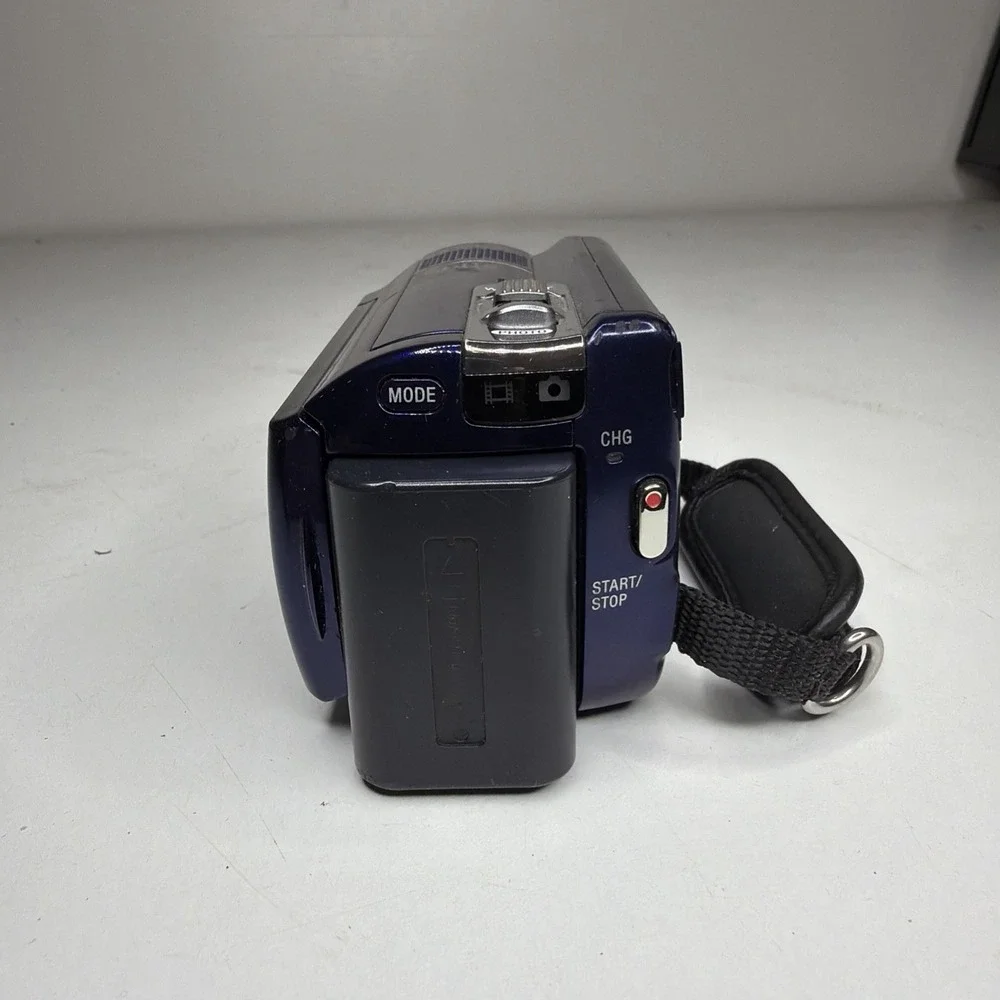 Sony DCR-SR68 Handycam Digital Camcorder Blue Untested Carl Zeiss